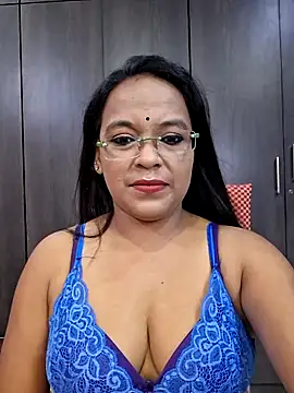 Snapshot of hornyrosy321 chatting on May 2026 06:02:02 PM hornyrosy321 online show from May 2026 06:02:02 PM