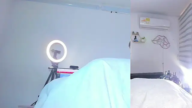 Snapshot of Bella_Donne_ chatting on April 2026 05:10:01 PM Bella Donne online show from April 2026 05:10:01 PM