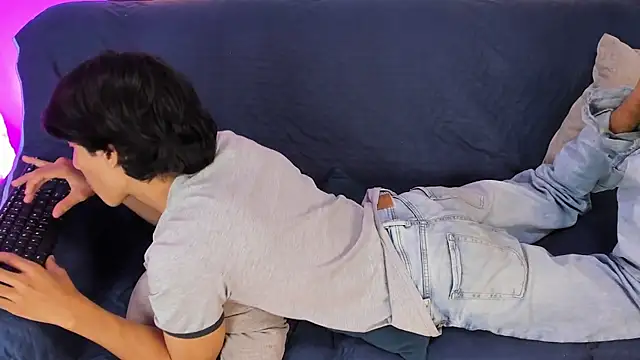 Snapshot of Cheys_Mast chatting on March 2026 06:44:02 PM Cheys Mast online show from March 2026 06:44:02 PM