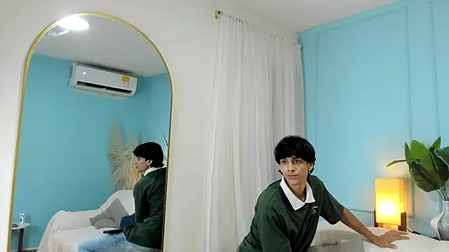 Snapshot of Cheys_Mast chatting on March 2026 06:25:02 PM Cheys Mast online show from March 2026 06:25:02 PM