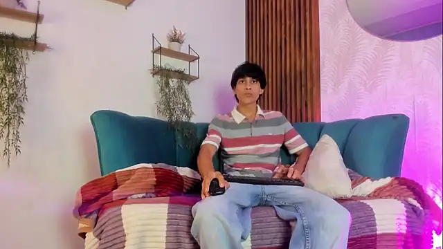 Snapshot of Cheys_Mast chatting on March 2026 06:42:02 PM Cheys Mast online show from March 2026 06:42:02 PM