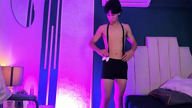 Snapshot of Cheys_Mast chatting on April 2026 03:31:01 PM Cheys Mast online show from April 2026 03:31:01 PM