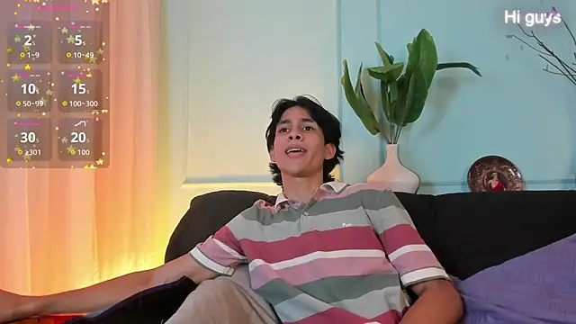 Snapshot of Cheys_Mast chatting on April 2026 06:35:01 PM Cheys Mast online show from April 2026 06:35:01 PM