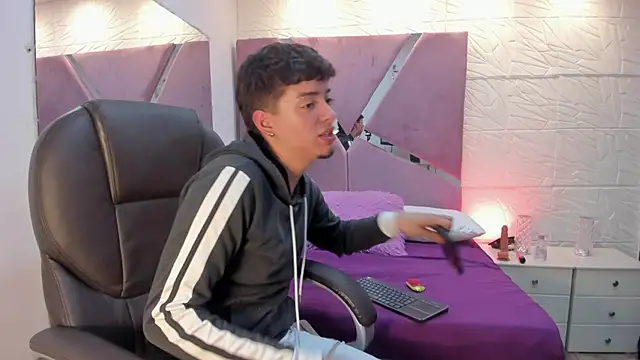 Noah DeLuca  online show from March 2026 07:50:01 PM