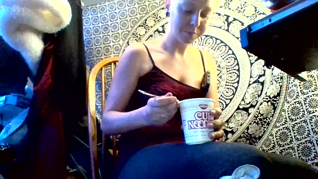 Snapshot of Ambionce chatting on May 2026 05:47:01 AM Ambionce online show from May 2026 05:47:01 AM
