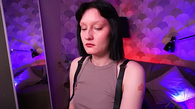 Velvet Lily online show from April 2026 08:48:01 PM