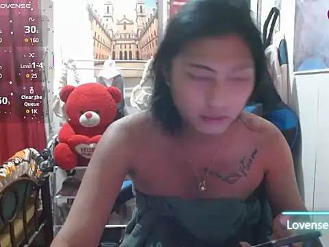 Snapshot of Steffiy chatting on April 2026 12:14:01 PM Steffiy online show from April 2026 12:14:01 PM