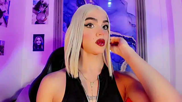 Snapshot of blonde_queen- chatting on April 2026 02:55:01 AM blonde queen- online show from April 2026 02:55:01 AM