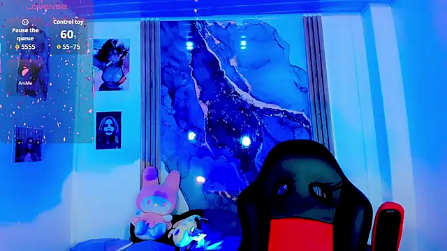 Snapshot of blonde_queen- chatting on April 2026 07:18:02 PM blonde queen- online show from April 2026 07:18:02 PM