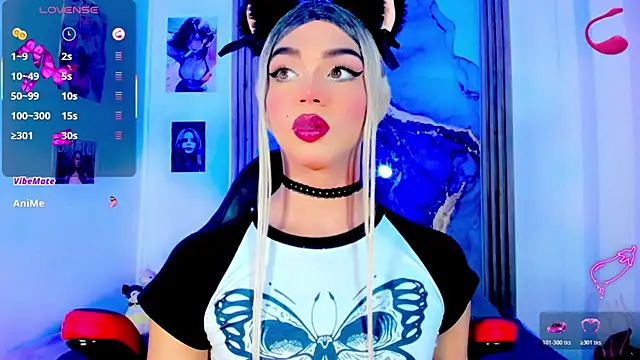 Snapshot of blonde_queen- chatting on April 2026 07:58:02 PM blonde queen- online show from April 2026 07:58:02 PM