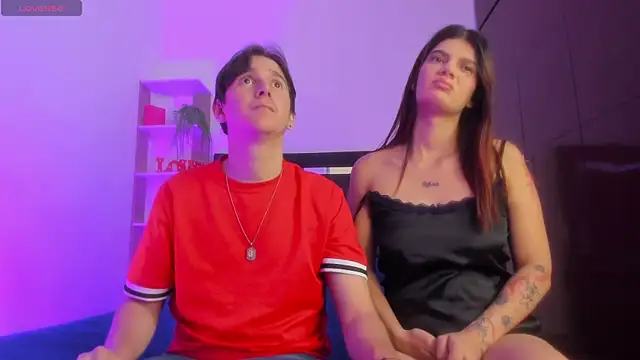 Snapshot of Mariana_and_Ronny chatting on April 2026 08:40:01 PM Mariana and Ronny online show from April 2026 08:40:01 PM