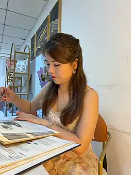 Snapshot of Xiaoxiao-y chatting on April 2026 09:37:01 AM Xiaoxiao-y online show from April 2026 09:37:01 AM