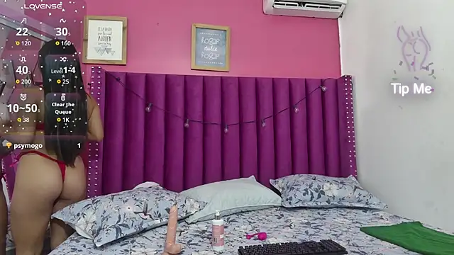 Snapshot of lindaa022 chatting on April 2026 02:33:01 AM lindaa022 online show from April 2026 02:33:01 AM