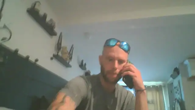 CaptCraker online show from April 2026 09:35:01 PM