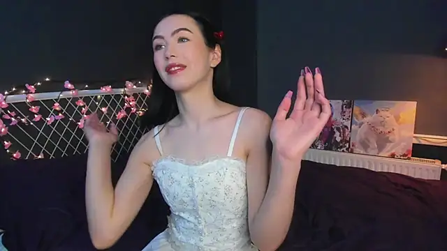 lizaa breeze online show from April 2026 05:32:02 PM