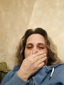 KatieLove133 online show from April 2026 04:26:01 PM