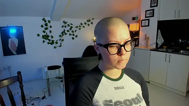 VexaVeylish online show from April 2026 06:27:01 PM