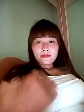 Snapshot of Lucxy-ki6 chatting on April 2026 02:37:02 PM Lucxy-ki6 online show from April 2026 02:37:02 PM