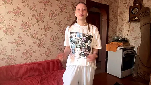 EleneShedden online show from March 2026 01:28:01 PM