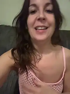 Snapshot of petitehotwife4u chatting on March 2026 09:38:02 PM petitehotwife4u online show from March 2026 09:38:02 PM