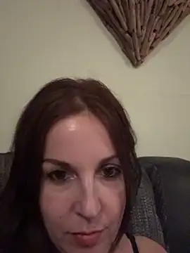 Snapshot of petitehotwife4u chatting on April 2026 08:53:02 PM petitehotwife4u online show from April 2026 08:53:02 PM