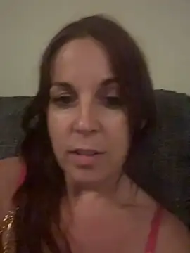 Snapshot of petitehotwife4u chatting on July 2026 09:41:01 PM petitehotwife4u online show from July 2026 09:41:01 PM