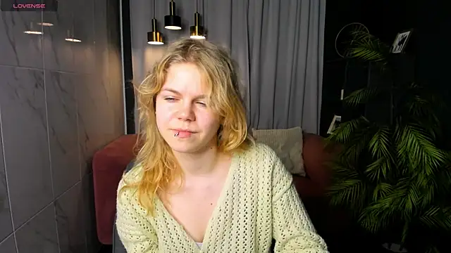 Snapshot of ElizabethVane chatting on June 2026 05:30:02 AM ElizabethVane online show from June 2026 05:30:02 AM