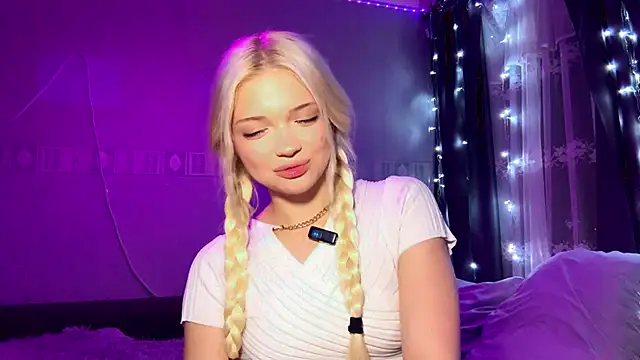 StacyChocopay online show from April 2026 12:05:01 AM