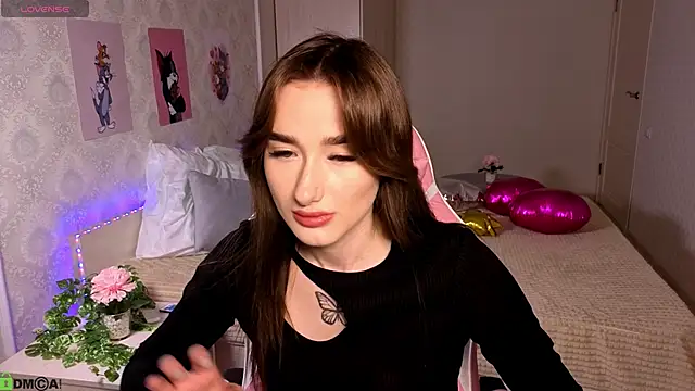 Snapshot of Lady_Sunrise12 chatting on April 2026 01:03:01 AM Lady Sunrise12 online show from April 2026 01:03:01 AM