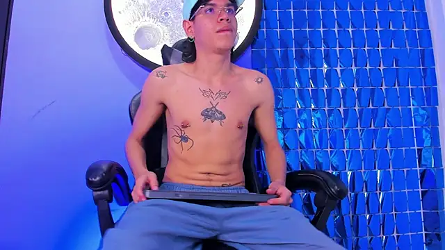 Bennet-Grayy online show from April 2026 03:51:02 AM