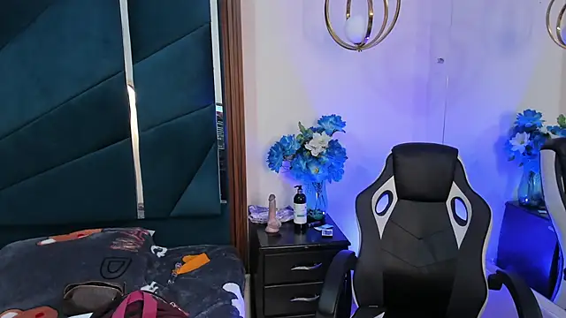 Snapshot of Megan_Dangelo chatting on April 2026 12:43:02 AM Megan Dangelo online show from April 2026 12:43:02 AM