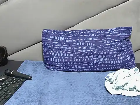 Snapshot of Melitaxx chatting on April 2026 05:19:02 AM Melitaxx online show from April 2026 05:19:02 AM