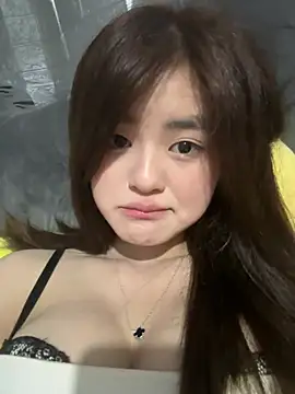 Snapshot of Sweet20-20 chatting on April 2026 05:18:02 AM Sweet20-20 online show from April 2026 05:18:02 AM