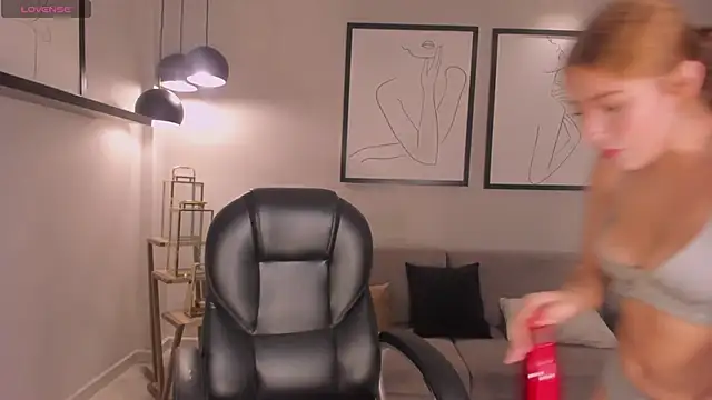 ArianaNova online show from April 2026 03:35:01 AM