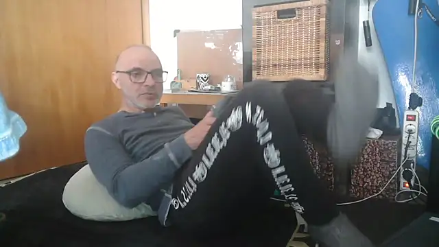 Thomate24 online show from March 2026 01:28:01 PM