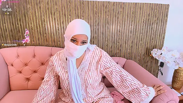 Snapshot of Aminaa_Kaarim chatting on March 2026 06:34:02 PM Aminaa Kaarim online show from March 2026 06:34:02 PM