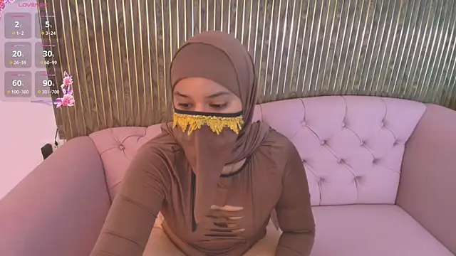 Snapshot of Aminaa_Kaarim chatting on April 2026 06:20:01 PM Aminaa Kaarim online show from April 2026 06:20:01 PM