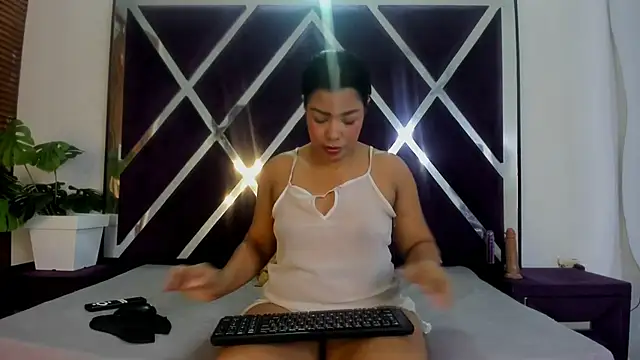 Snapshot of alannaht chatting on May 2026 02:11:02 PM alannaht online show from May 2026 02:11:02 PM