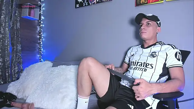 Enzoo98  online show from March 2026 12:48:02 AM