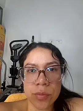 Snapshot of Aila_Phone chatting on April 2026 05:01:02 AM Aila Phone online show from April 2026 05:01:02 AM