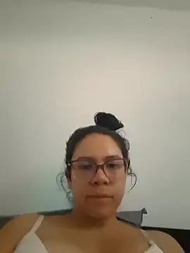 Snapshot of Aila_Phone chatting on April 2026 09:21:02 PM Aila Phone online show from April 2026 09:21:02 PM