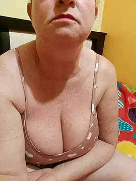 Snapshot of samitetas chatting on April 2026 12:32:01 PM samitetas online show from April 2026 12:32:01 PM