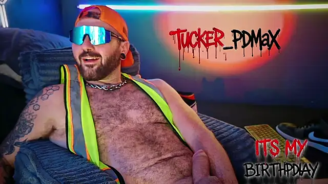 Snapshot of Tucker_pdmax chatting on June 2026 07:31:01 AM Tucker pdmax online show from June 2026 07:31:01 AM