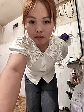 Snapshot of Mina_xYx chatting on March 2026 01:58:02 PM Mina xYx online show from March 2026 01:58:02 PM