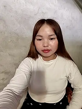 Snapshot of Mina_xYx chatting on April 2026 12:19:01 AM Mina xYx online show from April 2026 12:19:01 AM