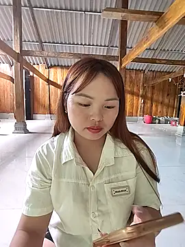 Snapshot of Mina_xYx chatting on April 2026 01:10:01 AM Mina xYx online show from April 2026 01:10:01 AM