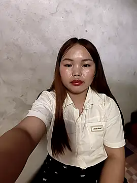 Snapshot of Mina_xYx chatting on April 2026 08:07:02 AM Mina xYx online show from April 2026 08:07:02 AM