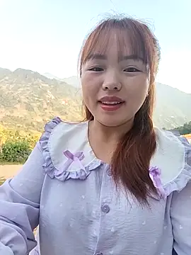 Snapshot of Mina_xYx chatting on April 2026 12:15:02 AM Mina xYx online show from April 2026 12:15:02 AM