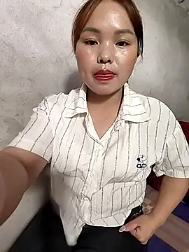 Snapshot of Mina_xYx chatting on April 2026 03:35:01 AM Mina xYx online show from April 2026 03:35:01 AM