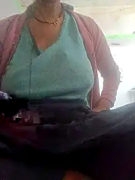 Snapshot of Mona_ji32 chatting on April 2026 04:46:01 AM Mona ji32 online show from April 2026 04:46:01 AM